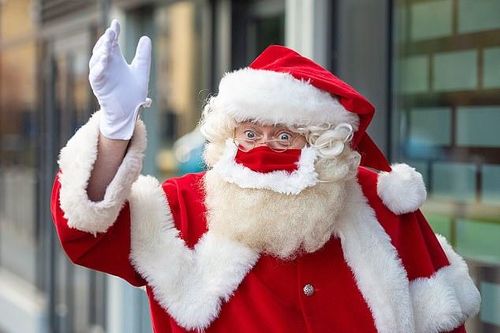Ông già Noel tại Anh không phải đeo khẩu trang dịp Giáng sinh