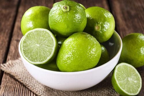 Bí quyết giúp mẹ khử mùi hôi bồn cầu hiệu quả từ chanh tươi và đá lạnh