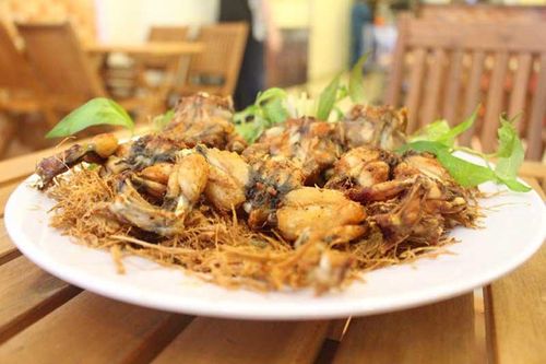 Công thức làm món 'ếch núp lùm' ngon chuẩn vị miền Tây