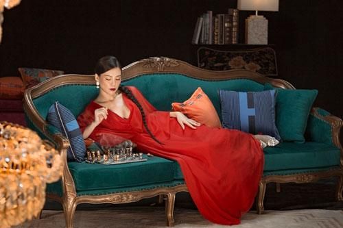 Bùi Lan Hương hát nhạc phim 'Gái già lắm chiêu'
