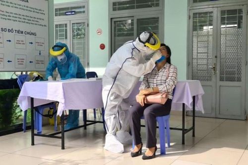 Lịch trình di chuyển của 2 ca mắc COVID-19 mới khiến 235 người phải cách ly