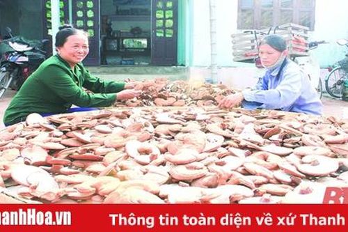 Tặng Bằng khen cho 30 tập thể, cá nhân thuộc Hội Cựu thanh niên xung phong Thanh Hóa