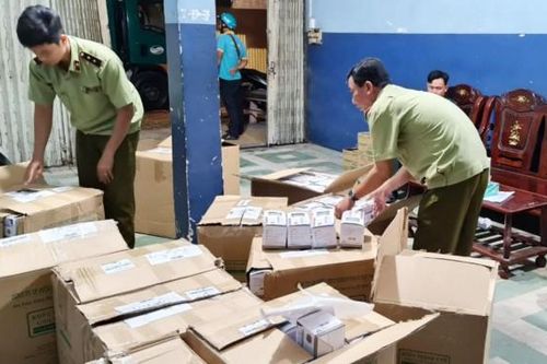 An Giang: Bắt giữ nhiều khẩu trang, kem đánh răng không rõ nguồn gốc