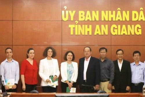 Đoàn công tác Ngân hàng Thế giới và đại sứ Australia làm việc tại An Giang