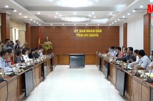 Lãnh đạo tỉnh An Giang tiếp và làm việc với đại diện Ngân hàng Thế giới và đại sứ Australia
