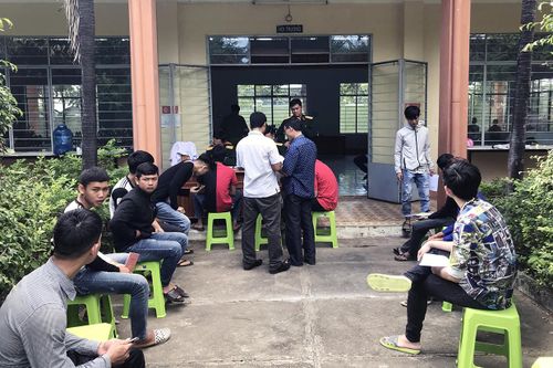 Hơn 300 thanh niên Ayun Pa khám sơ tuyển nghĩa vụ quân sự