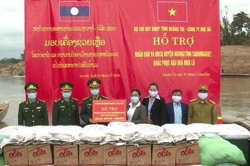 Hỗ trợ 15 tấn gạo và nhu yếu phẩm cho người dân Lào