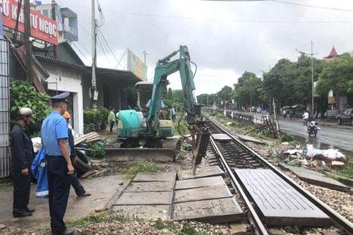 Xử lý lối đi tự mở qua đường sắt