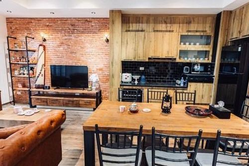 Vợ chồng Hà Nội chi 600 triệu đồng làm căn hộ ưu tiên nội thất gỗ