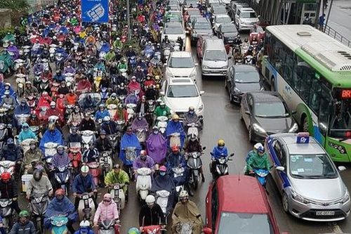 Sau 3 năm vận hành, xe buýt nhanh BRT vẫn chậm