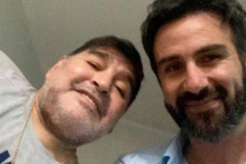 Maradona nhắn tin cho bạn trai của tình cũ trước khi qua đời