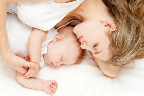 Những lưu ý về sức khỏe cho trẻ nhỏ khi thời tiết thay đổi