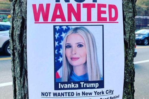 Poster 'Không chào đón Ivanka Trump' xuất hiện khắp New York