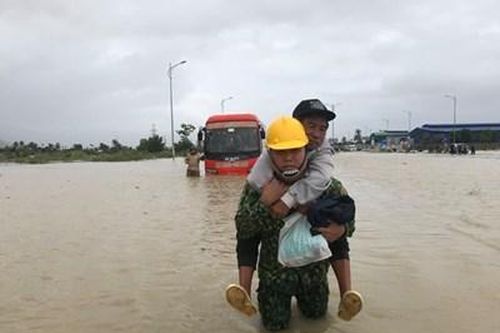 Khánh Hòa khẩn trương giúp nhân dân khắc phục hậu quả bão lũ