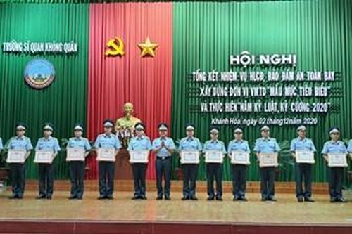 Năng suất bình quân ngày bay đạt 98,8% kế hoạch