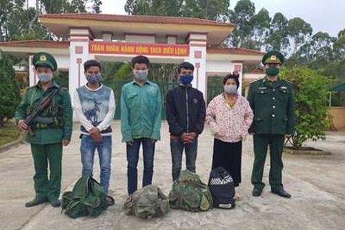 Bắt giữ các đối tượng vượt biên trái phép và tàng trữ chất ma túy