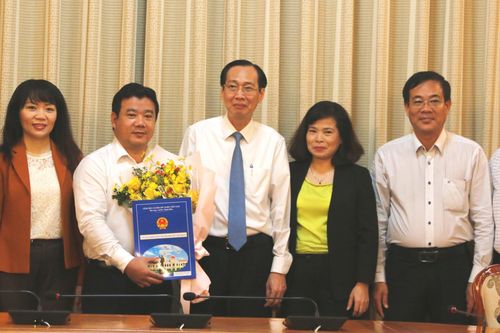 Ông Nguyễn Trần Phú làm Phó Giám đốc Sở Tài chính TPHCM