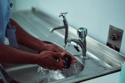 Lần đầu tiên xuất hiện điện thoại thông minh kháng khuẩn