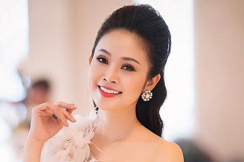 MC Thùy Linh VTV kết hôn với bạn trai kém 5 tuổi trước Tết Nguyên đán