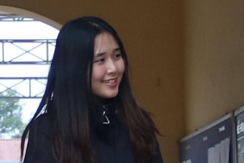 Nữ sinh nhà nghèo trả lại hơn 5 triệu cho người đánh rơi