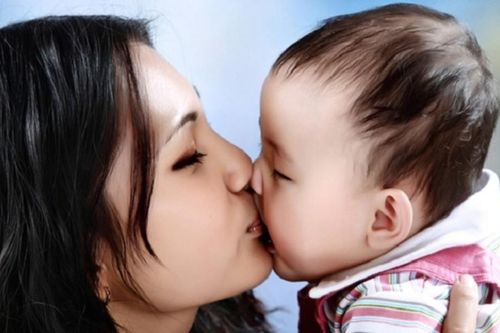 Nguyên nhân bé 14 tháng tuổi lây nhiễm COVID-19 từ thầy giáo ở TPHCM