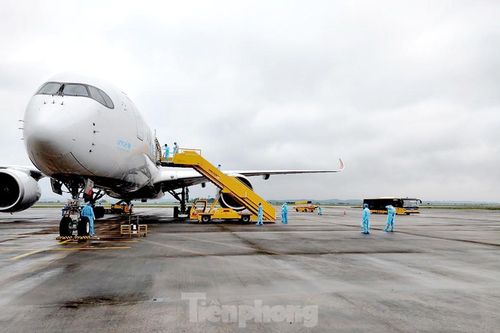 Dừng kế hoạch tổ chức các chuyến bay quốc tế thu phí trọn gói