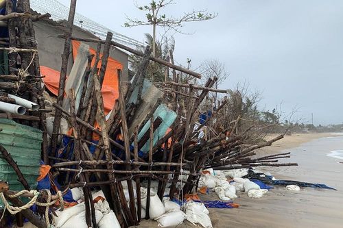 Triều cường 'nuốt' nhiều nhà dân ở vùng ven biển Quảng Ngãi