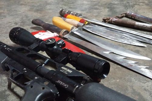 Khống chế đối tượng ngáo đá, phát hiện ma túy và nhiều vũ khí