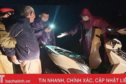 Bắt đối tượng giấu 16kg thuốc nổ trong cốp xe máy