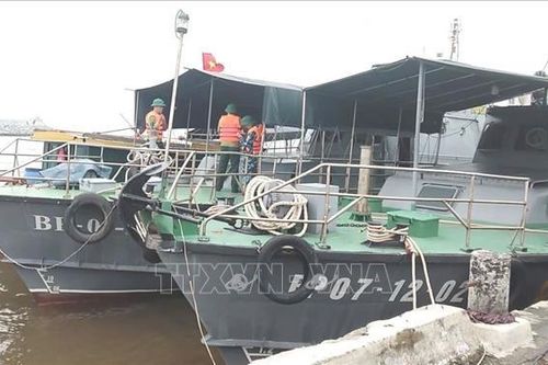 Ứng cứu tàu cá của ngư dân gặp nạn trên biển