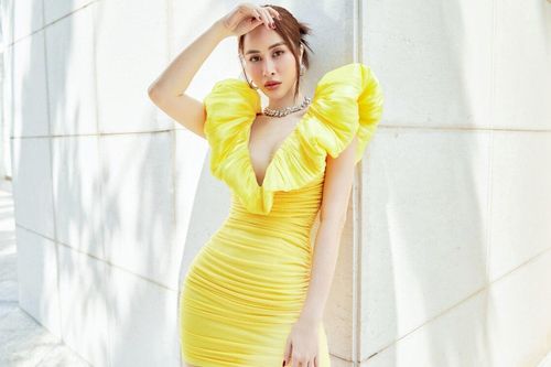 Váy đầm rực rỡ cho nàng gợi cảm xuống phố dịp tiệc tùng cuối năm