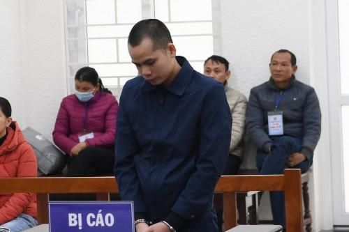 Ân hận muộn màng của gã chồng cuồng ghen dùng kéo đâm vợ trọng thương ở Hà Nội