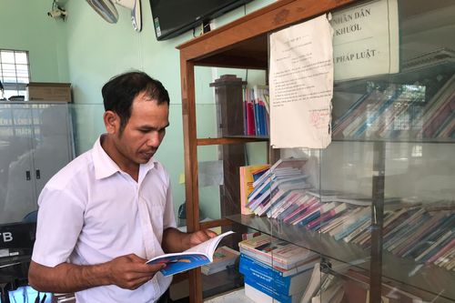 Chư Păh: Tủ sách pháp luật 'đắp chiếu'