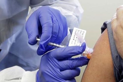 Anh cho phép dùng vắc xin ngừa COVID-19 của Pfizer