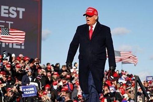 Ông Trump ẩn ý 'hẹn gặp lại sau 4 năm'