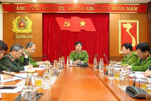 Đẩy mạnh vận động thu hồi và đấu tranh với tội phạm, vi phạm pháp luật về pháo