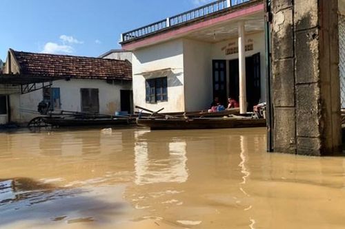Đắk Lắk: Hàng chục ngôi nhà ngập trong biển nước