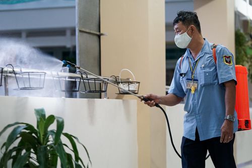 Trường học ở TP.HCM khử khuẩn mỗi ngày phòng Covid-19