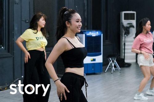 Lịch làm việc tới 0h của MC Thùy Linh