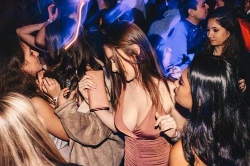 Cảnh sát giải tán tiệc 400 người trong biệt thự ở New York