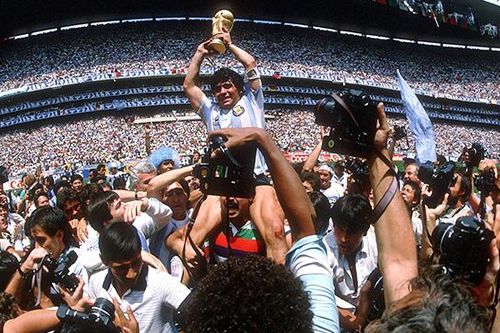 Vì một 'gã điên Venezuela', Maradona đã suýt mất World Cup 1986 như thế nào?