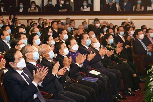 Kỷ niệm 45 năm Quốc khánh nước CHDCND Lào và 100 năm Ngày sinh Chủ tịch Cay-xỏn Phôm-vi-hản