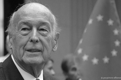 Cựu Tổng thống Pháp Valery Giscard d'Estaing qua đời ở tuổi 94 vì Covid-19