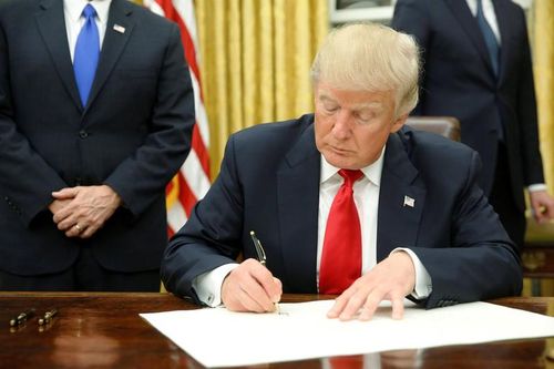 Trước ông Trump, Tổng thống nào ra lệnh ân xá 'khủng' nhất?