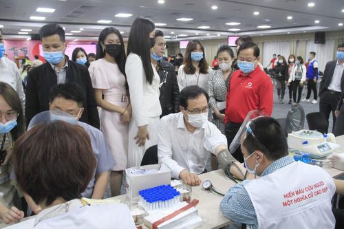 Samsung Việt Nam hiến máu hưởng ứng chương trình Chủ nhật Đỏ