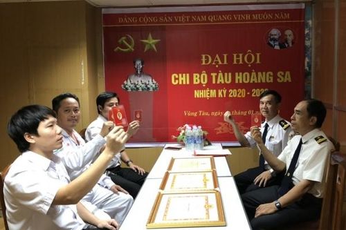 Đảng bộ Vietsovpetro: Công tác xây dựng Đảng trên các công trình biển
