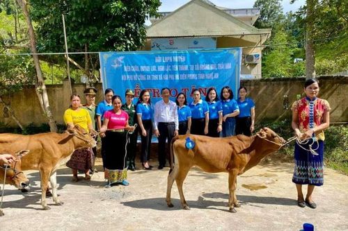'Đồng hành cùng phụ nữ biên cương' mang sẻ chia về miền biên viễn