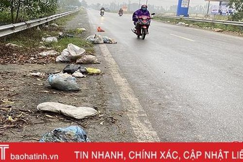 'Né' camera giám sát, người dân lại vứt rác trên tỉnh lộ 17