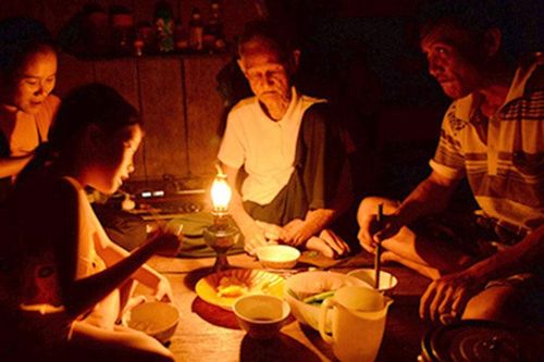 Chiếc đèn dầu của bà