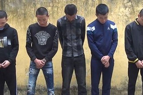 Bắt nhóm thanh niên nửa đêm ra cánh đồng sử dụng ma túy